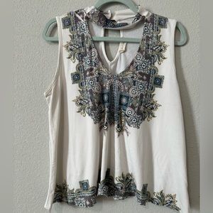 Altar’d State Choker Neck Cutoff Sleeveless Tank Top White /Pattern Size M